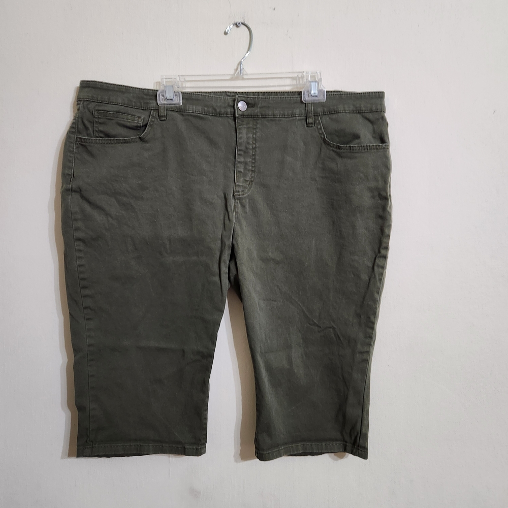 Chaps Women's Dark Green Flat Front Capris, Size 22
